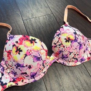 Victoria’s Secret pink bra